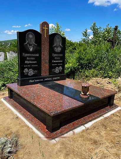 подвійні пам'ятники рівне